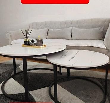 Set od dva kružna klub stola – moderan dizajn sa efektom belog