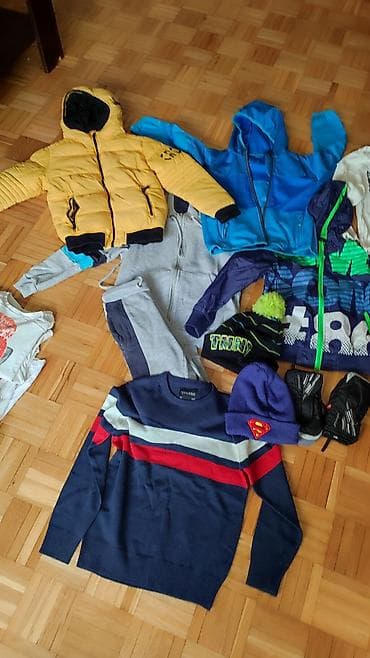 reebok trenerke: Mix dečije garderobe – približno za uzrast 6–10 godina (procena po — 2