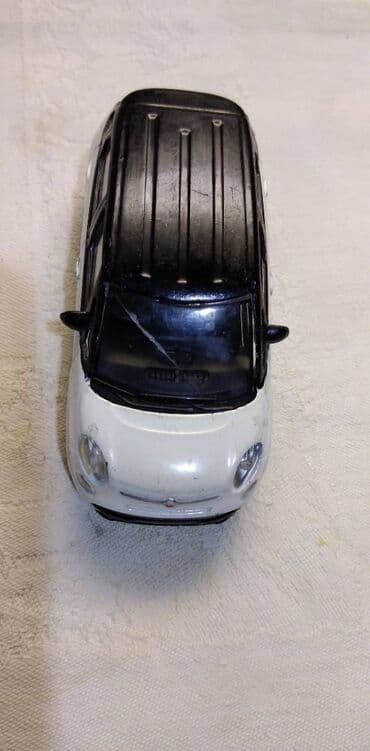 pločice i diskovi: Mondo motors fiat 500 l,1:43,fale stakla p. farova,z.ratkapne i — 2