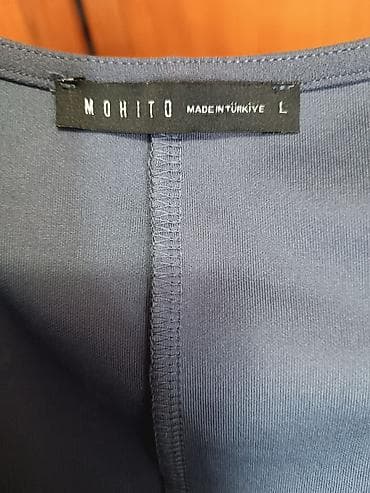 midi haljine: MOHITO midi haljina s pojasom - Model: elegantna midi haljina uskog — 2