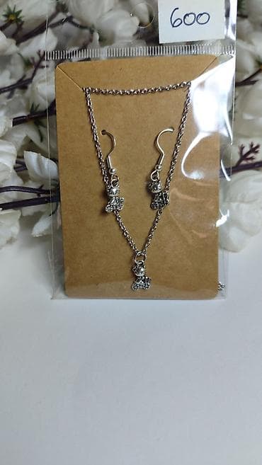 Set nakita – ogrlica i minđuše sa privescima u obliku mede -