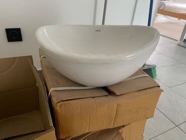 WC šolje i lavaboi: 3 komada.  Novi, u kutiji. Dimenzije 42x34. Lično preuzimanje