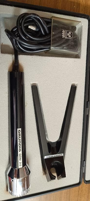 GRUNDIG GDM 313 – dinamički žični mikrofon u originalnoj kutiji. Nov