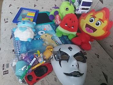 plisani kompleti za zene: Prodajem paket raznih stvari za decu: plisane igracke 🧸 autic 🚗 tabla — 1