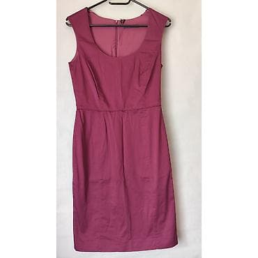 burgundy boja: Elegantna ženska haljina bez rukava u boji maline. - Kroj: klasičan — 1