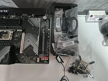 poklanjam kompjuter: Gigabyte Z790 GAMING X AX – gejming matična ploča (LGA1700) Ključne — 8