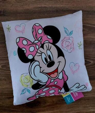 Jastuk
Cena 1199 din na lalafo.rs Jastuk
Cena 1199 din