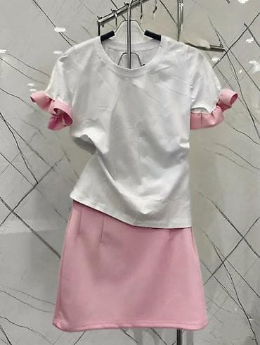 Lične stvari: Dve-delni komplet: majica + mini suknja 2 komada po cenini od 3800 — 4