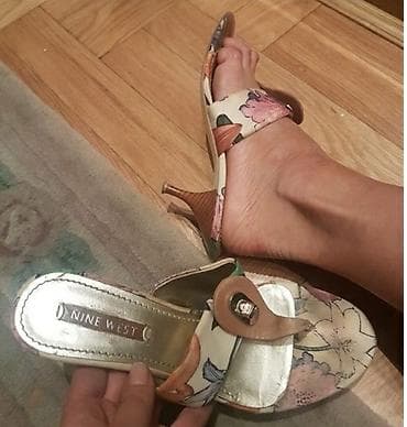 Nine West original japanke. cvetne. sa malom stiklom. 37,5 Moze I 37