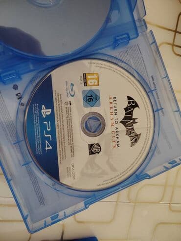 playstation prodaja: PS4 + 10 IGRICA PS4, ocuvan + contoler uz 10 igrica: -Batman return — 8