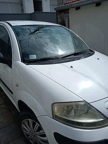 Citroen: Citroën C3, bela boja, 5 vrata, hečbek.Registrovan do 11.2026. Vlasnik — 3