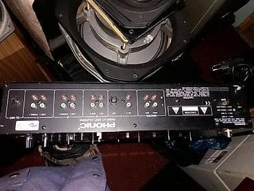 figaro sa nastavcima: Mixeta Phonic dx-33. -ispravna mixeta sa 3 mikrofonska ulaza(mogucnost — 4