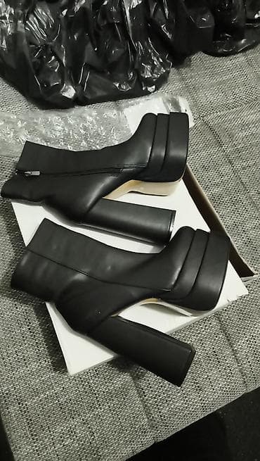 stikle broj 45: Čizme, 38, bоја - Crna — 1