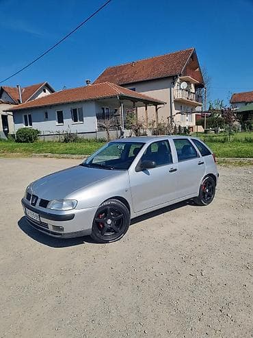 felne ili kapna: Seat Ibiza, petovratni hečbek, srebrna boja. Karoserija i — 1