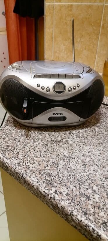 bas pojacala: Radio Weg sa ispravnim USB a CD neznam. Lepo radi
 Mirjevo — 2