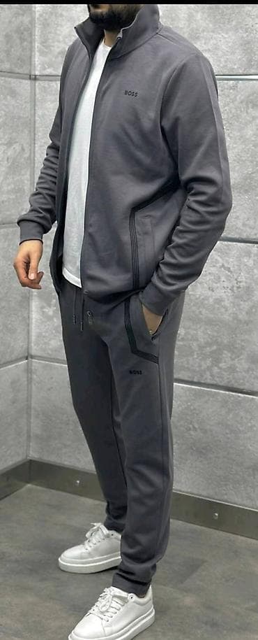 bershka muske majice: S-2xl 4500 din. Skuba . L — 4