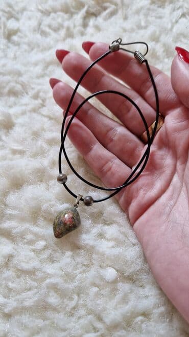 crne torbice sa lancem: Ogrlica sa priveskom, Handmade — 2