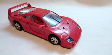 Autic Ferrari F40 razmera 1:24 1 tocak nije original, slomljen