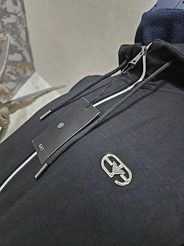 givova trenerke muske: Komplet trenerka Vrhunski kvalitet Velicine S m l xl xxl Cena 5800 — 4