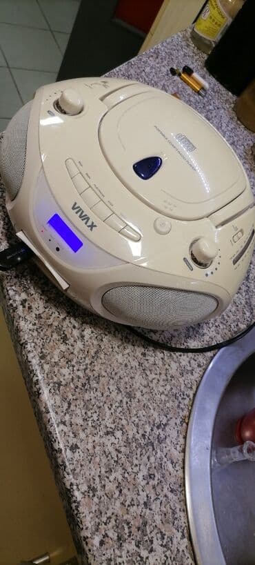radio ritam srca: Radio veći VIVAX sa ispravnim CD i USB
Lep Radio
 Mirjevo — 15