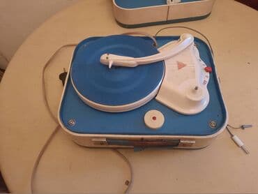 bas pojacala: Retro,stari mali gramofon u koferu. Simpatican mali gramofon,vise kao — 5