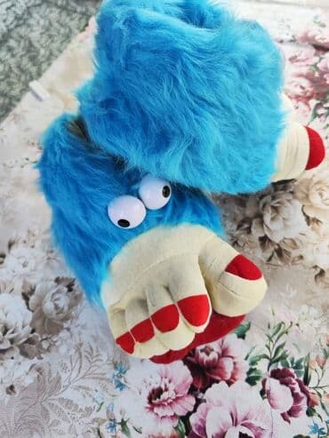 Kucne patofne. Vise boja. Jedan dezen. Velicine su uradjene na