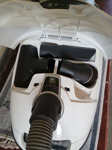 tajmer za ta pec: Na prodaju vrhunski usisivač Miele S 8340 u perfektnom stanju. Za sve — 4