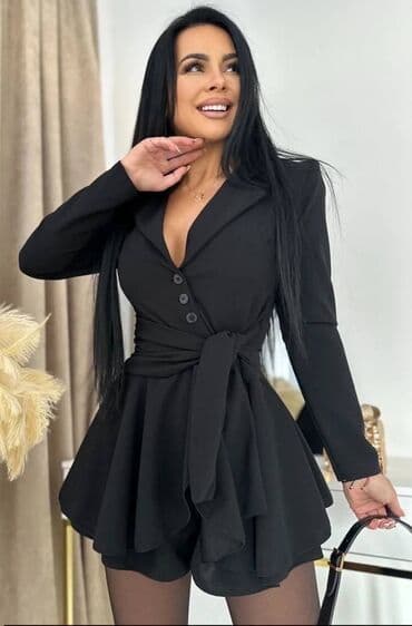 esarpe mona: Elegantni ženski blejzer-kombinezon - Model: kratki kombinezon sa — 1