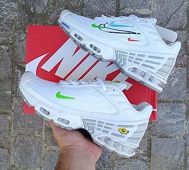 trapstar komplet: Nike Air Max Plus / Tuned Air patike u beloj boji sa upečatljivim — 2