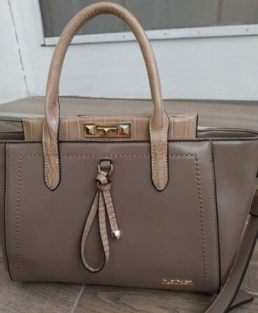 guess plisana torba: Duki Daso, color - Beige — 1