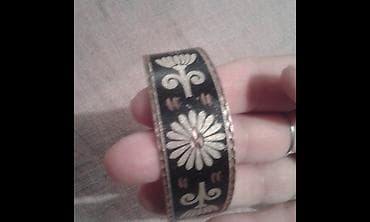 zlatni nakit: Lepa narukvica,crno-zlatne boje sa sarama i aplikacijama,veoma — 2