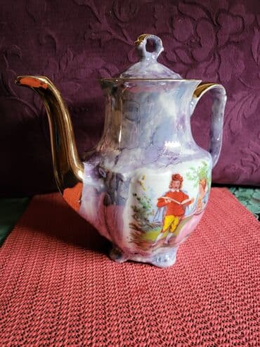 Čajnici: Bokal nov porcelanaki Walbrzych Poljska 70te. Visina. 21,5cm — 3