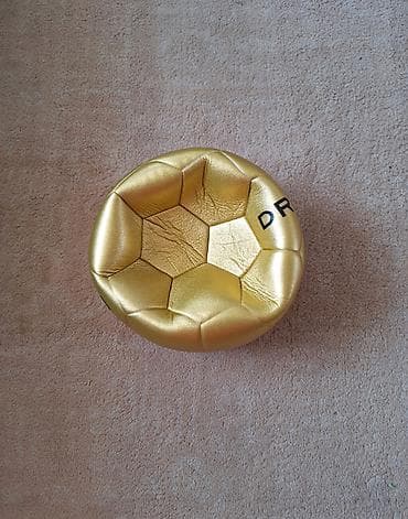 ugg 36 mini: Nov dres Ronaldo broj 7 L zlatna fudbalska lopta potpisom Poklon — 10