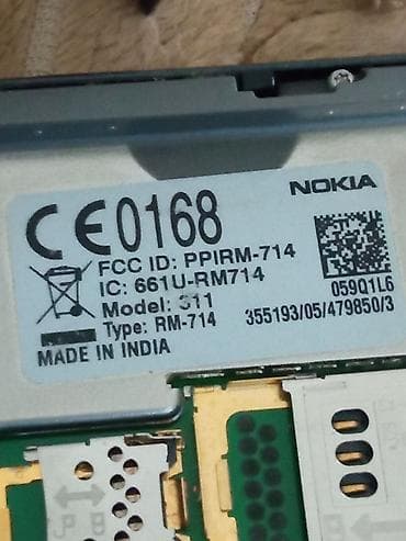 midnight boja: Nokia touchscreen telefon sa fizičkim tasterima za poziv i prekid — 7