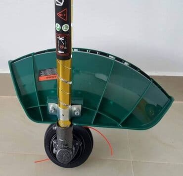 motor za kosilicu: Nov i kvalitetan Lesnik benzinski trimer. Model: LKRB-680/4,8 Snaga — 2