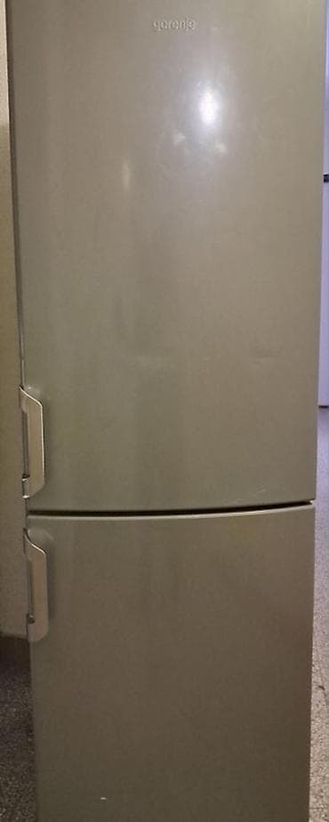 frižider za piće: Gorenje kombinovani frižider sa zamrzivačem dole, srebrne boje. - — 8