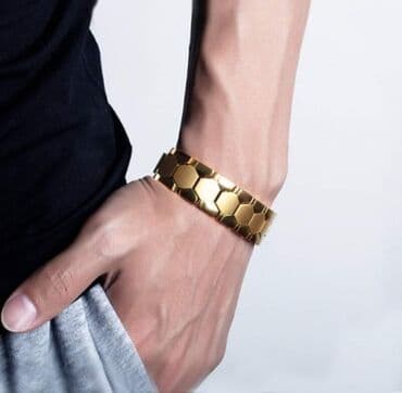 Magnetne narukvice
Cena: 1400 din na lalafo.rs Magnetne narukvice
Cena: 1400 din