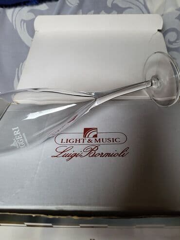 swarovski case za vino cena: Case nove duvano kristalno staklo za vino Italija 2004g. Case — 12