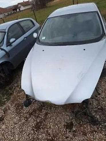 skuter cena: ALFA 147 HAUBA 694 MET | Ok stanje alfa 147 kod boje 694 met — 1