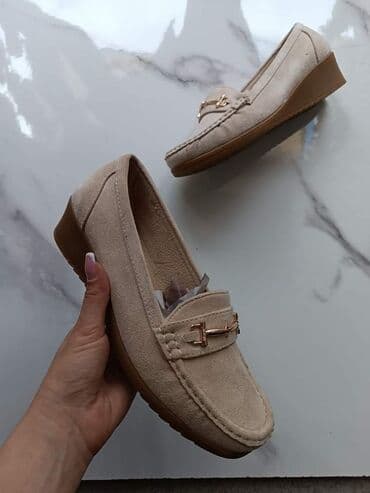 kickers obuca: Broj 36-41
Cena 3000 din — 9