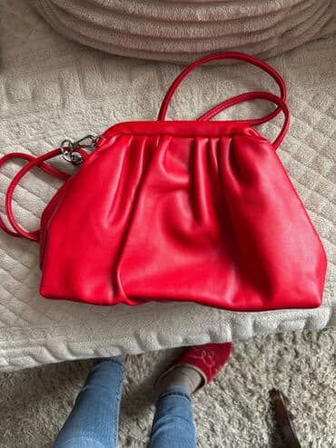Torbe: Crvena ženska torba – mekana “pouch”/kroasana forma - Materijal