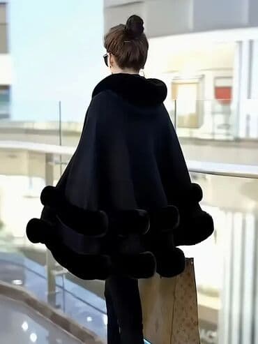 Women's Raincoats: Cena:5500din Veličina univerzalna Poručuje se isporuka za desetak — 2