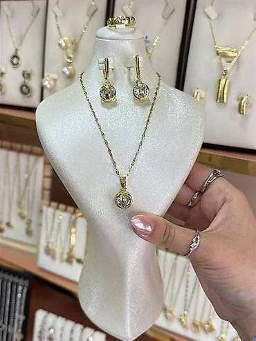 zara haljina s: Zlatni setovi nakita – elegantne kolekcije - Set 1: Ogrlica sa — 9