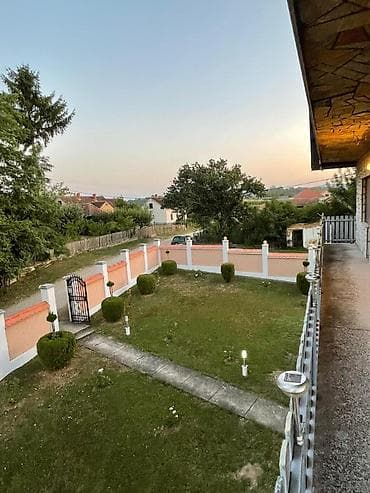 hitno poklanjam stan kucu u beogradu: U Dragincu (Filipovići), dvadesetak km udaljenom od Loznice, zbog — 3