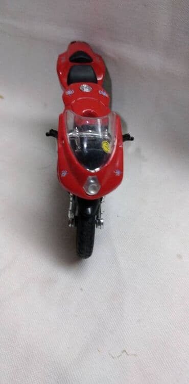 znacke za odela: Burago motor MV Agusta F4 RR 1:18 slomljeni retrovizori,fali nogica — 3
