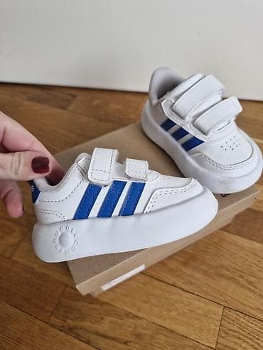 Dečije patike Adidas – bele sa plavim prugama - Model: Adidas — 1
