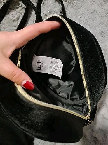 zip kesice dm: Okrugla ženska torbica preko ramena – crna somot/velur - Model — 5