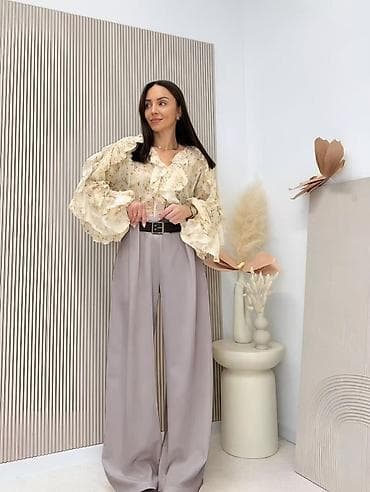 postavljene pantalone: 1650
E — 2