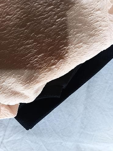 Sweatpants: Ženska bluza – 2 komada (različite teksture) - Modeli: jedna bluza u — 4