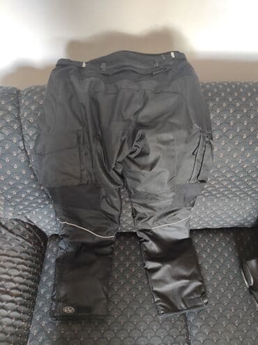 Sport i razonoda: OJ - Moto odelo
Velicina xxl
Novo ne korisceno
Cena 50.000 — 2